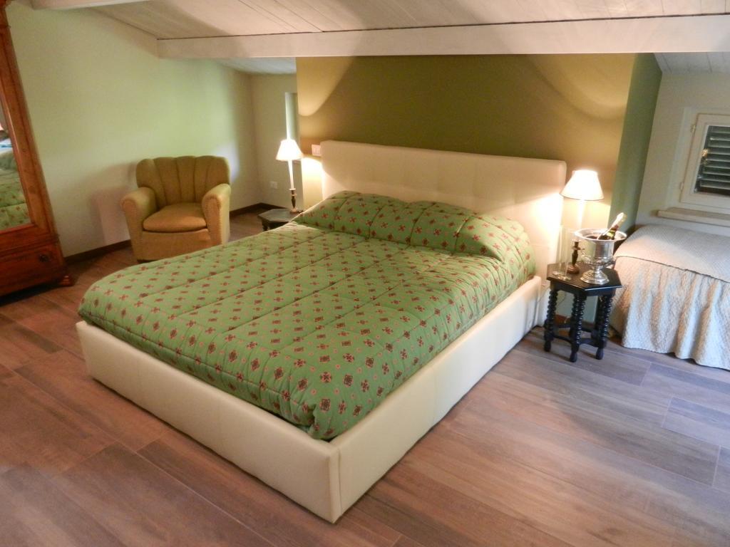 Hotel Pieve Sant'Angelo à Campello sul Clitunno Chambre photo